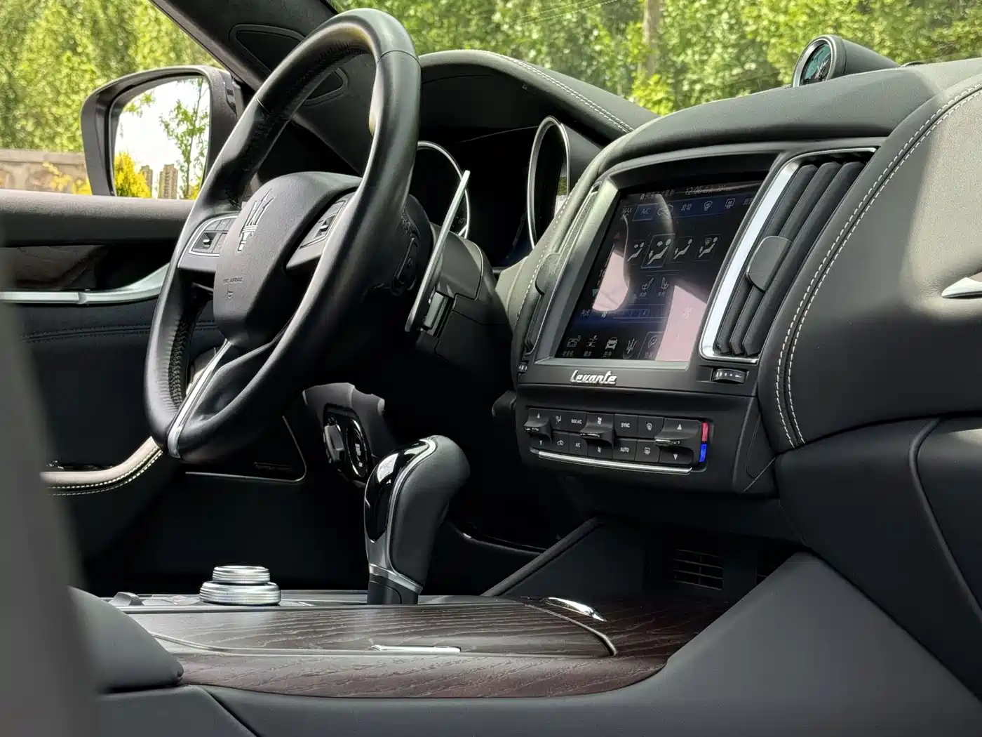 Maserati Levante 2018 3.0T Luxury Zegna Edition фото 14
