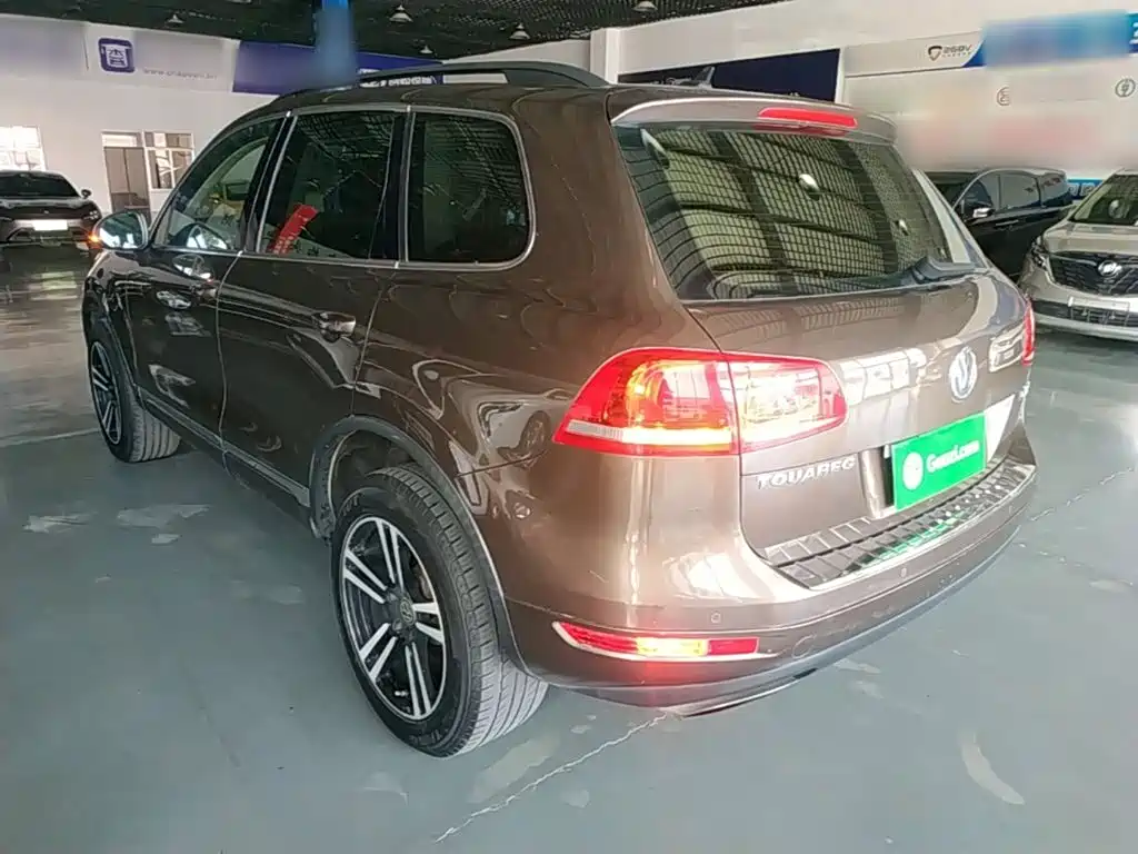 Фото 5 - Volkswagen Touareg