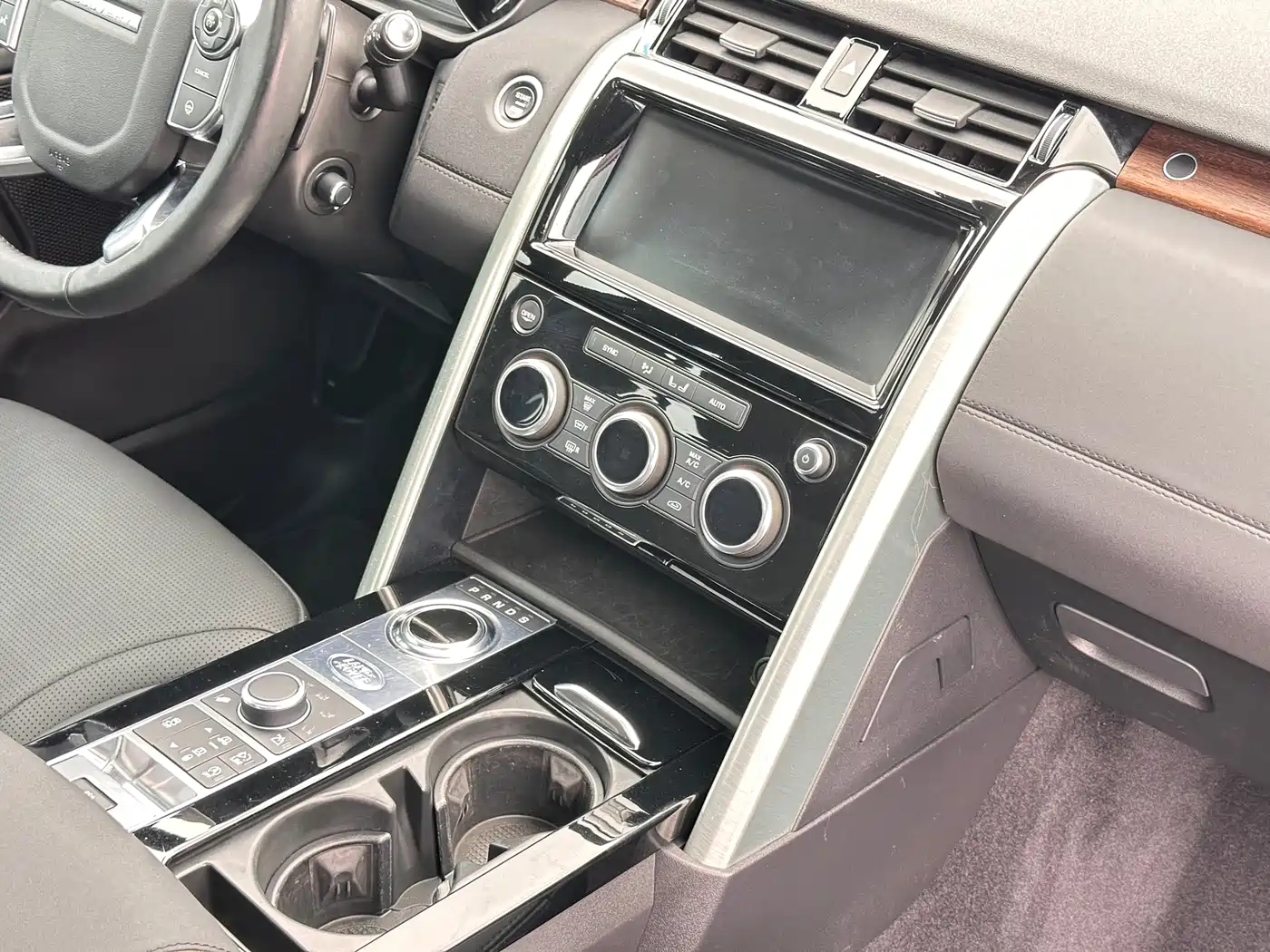 Land Rover Discovery 2017 3.0 SC V6 HSE фото 20