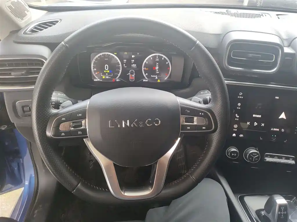 Lynk & Co 02 2018 1.5T DCT 2WD Power Pro Edition China V фото 11