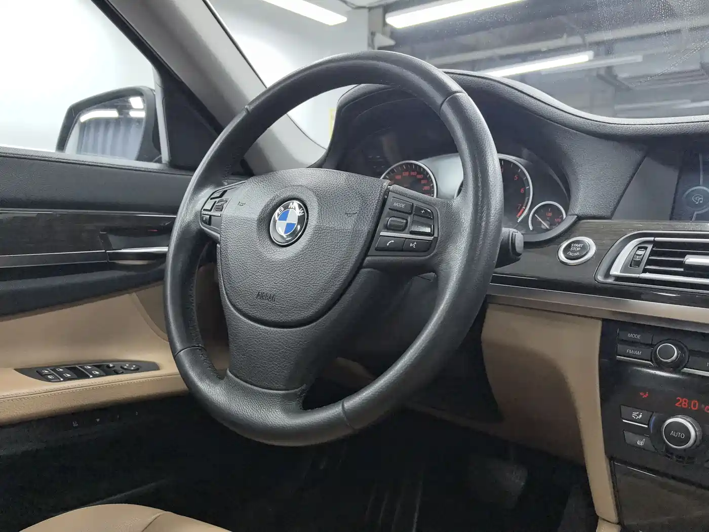 BMW 7 Series 2011 730Li Elegance фото 9