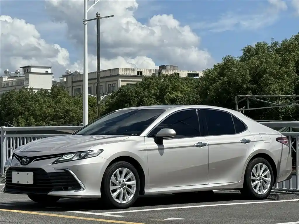 Toyota Camry 2021 2.0G Luxury Edition