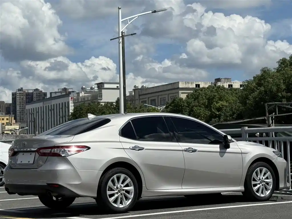 Toyota Camry 2021 2.0G Luxury Edition фото 9