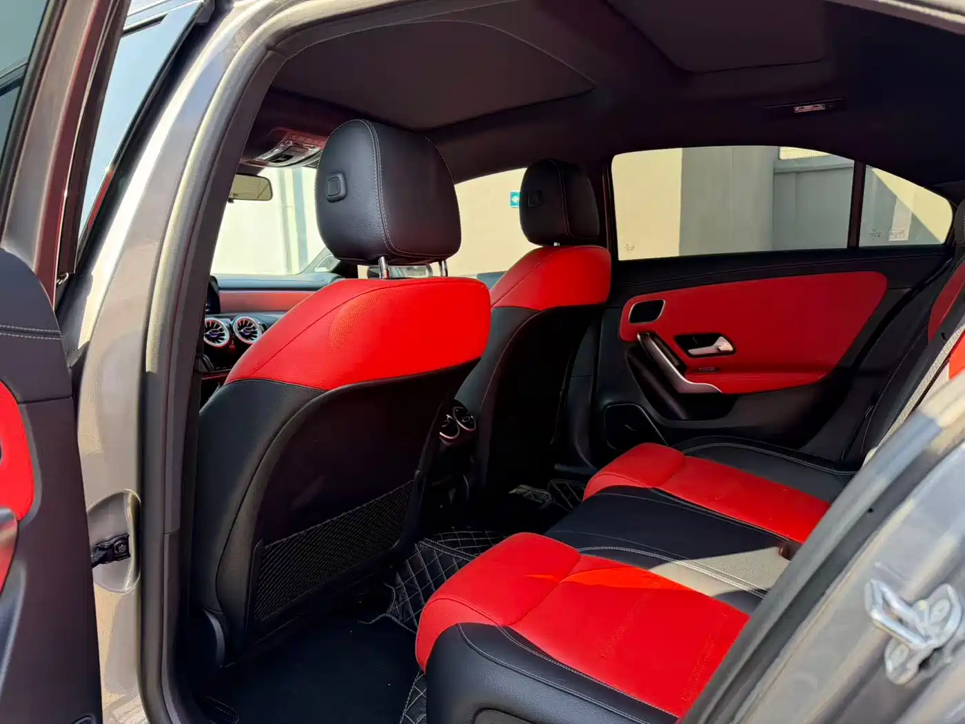 Mercedes-Benz A-Class AMG 2024 AMG A 35 L 4MATIC фото 6
