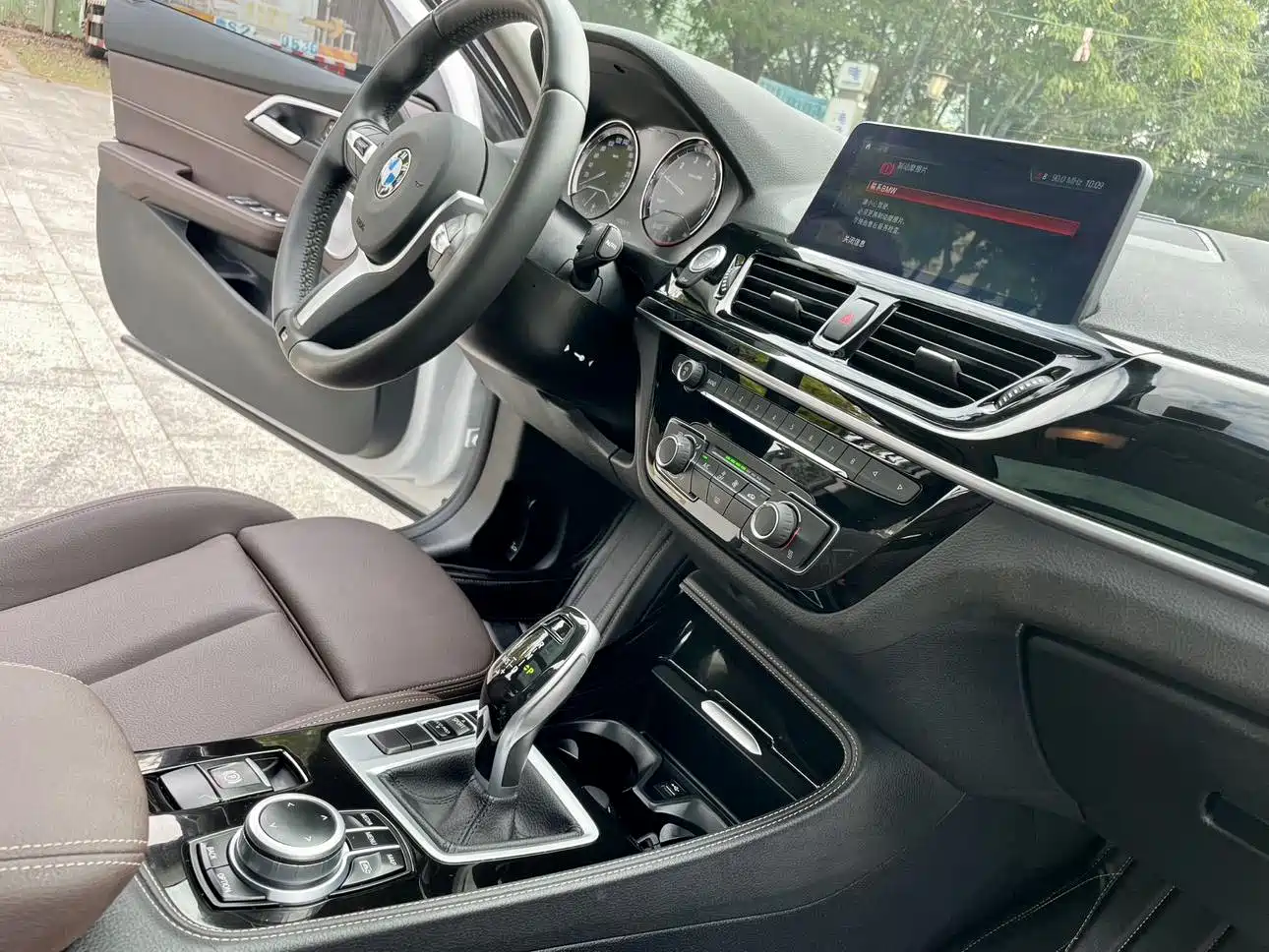 BMW 1 Series 2021 120i M Sport Shadow Edition фото 10