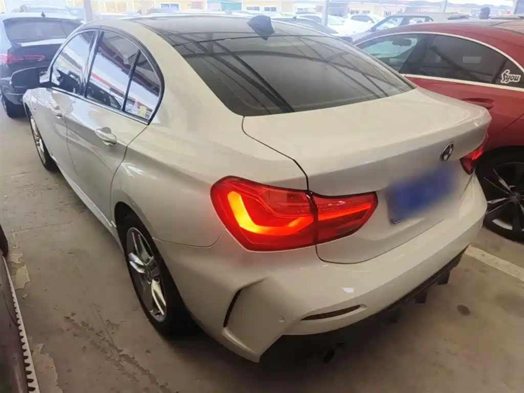 BMW 1 Series 2019 118i M Sport Package фото 5