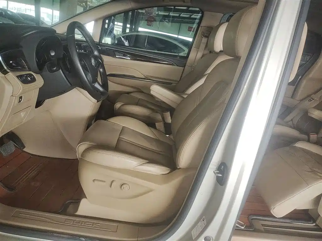 Buick GL8 2017 ES 28T Luxury China V фото 15