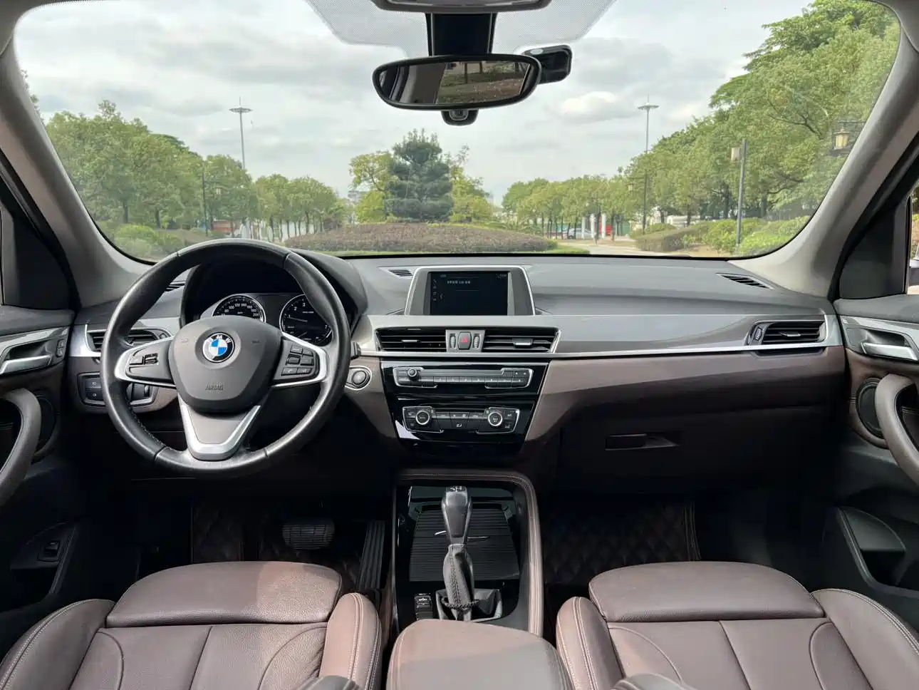 BMW X1 2019 sDrive18Li Premium Model фото 8