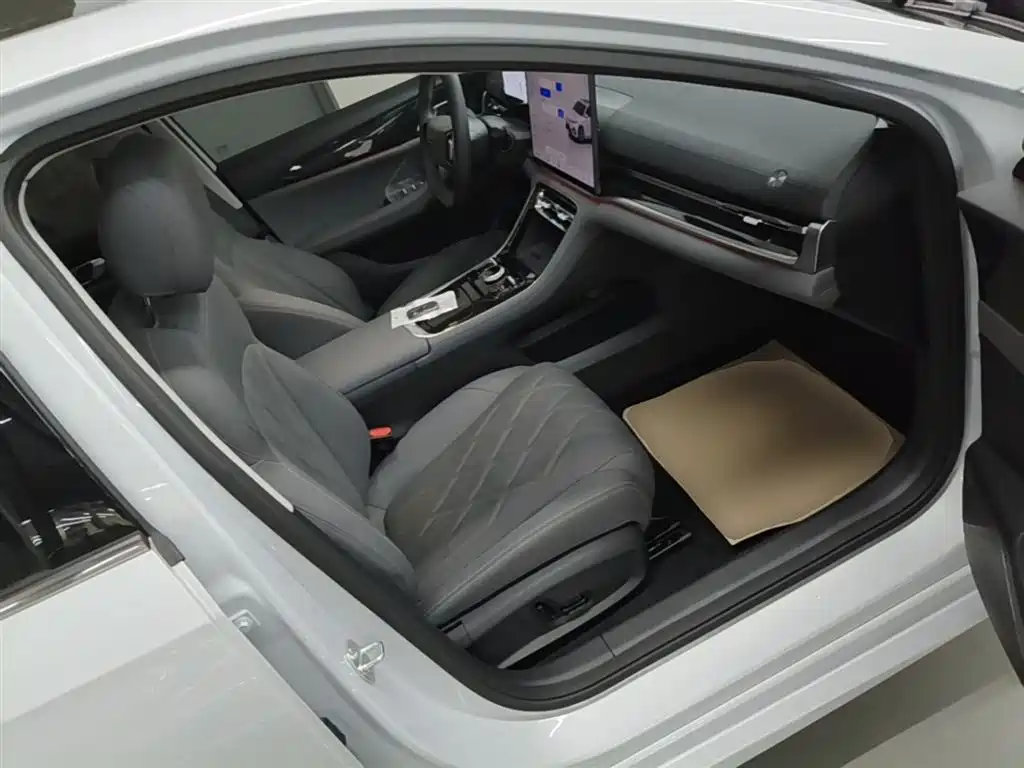 Geely Galaxy Galaxy A7 2025 EM-i фото 25