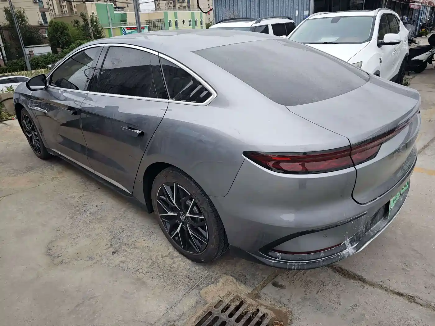 Photo 6 - BYD Han