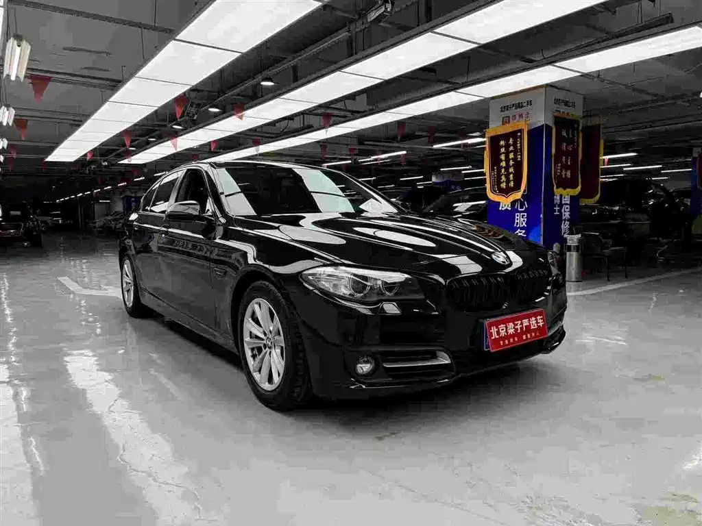 BMW 5 Series (Import) 2014 520i Classic фото 3