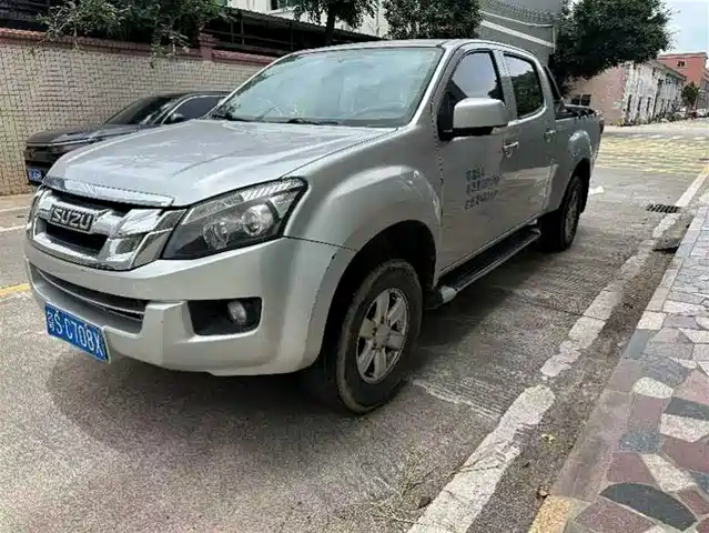 Isuzu Lingtuo 2020 2.5T 2WD Automatic Flagship Edition China VI Extended Version JE4D25Q6A