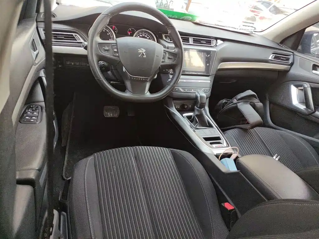 Peugeot 408 2014 1.8L Automatic Luxury Edition фото 10