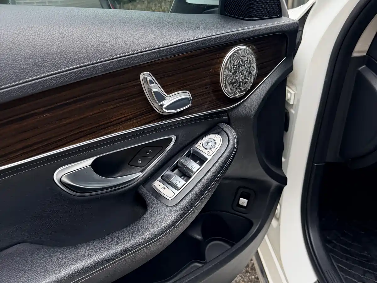 Фото 8 - Mercedes-Benz C-Class