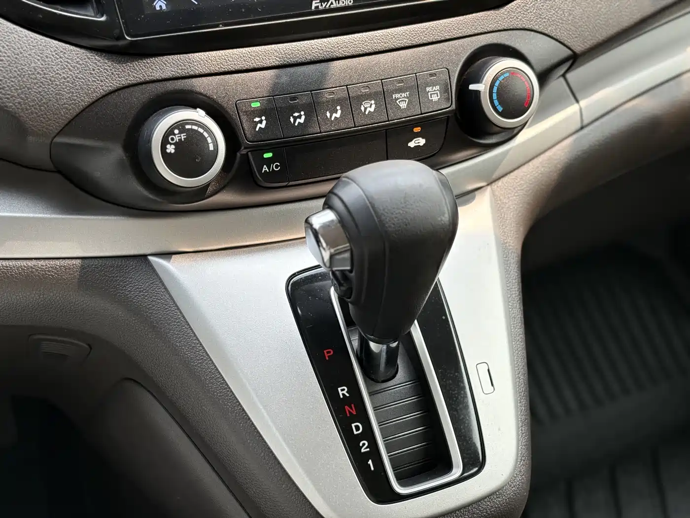 Honda CR-V 2012 2.0L 2WD Urban Edition фото 11