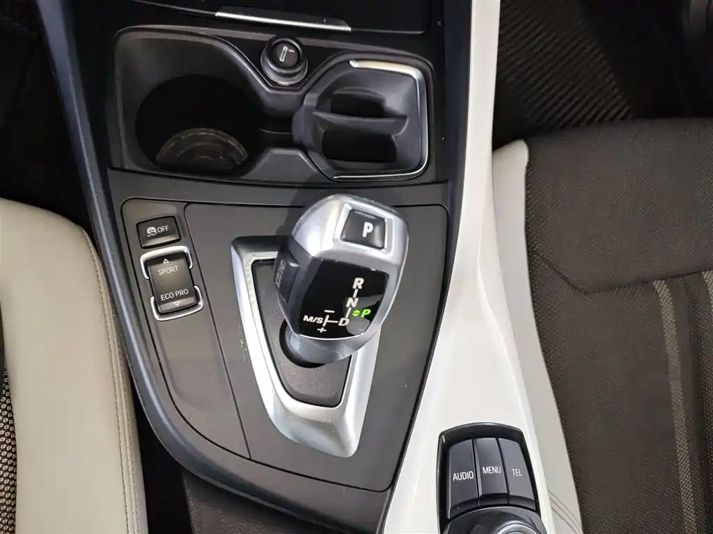 BMW 1 Series (Import) 2015 118i Urban Design Package фото 10