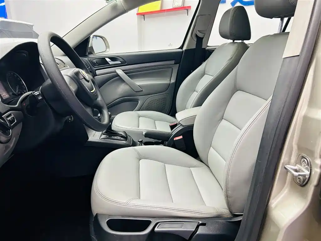 Škoda Octavia 2012 1.6L Auto Yijun Edition фото 19