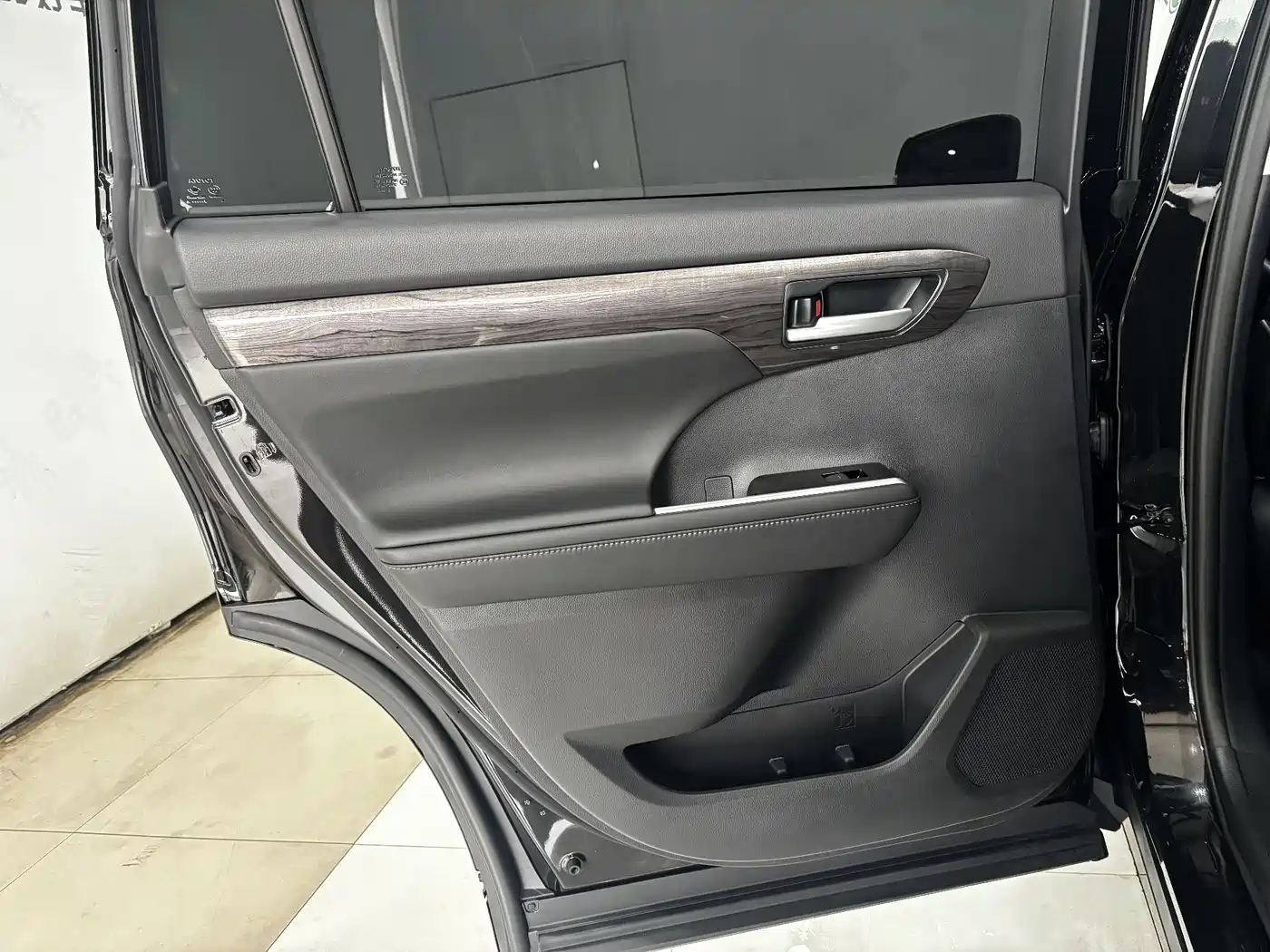 Toyota Highlander 2024 380T AWD Premium 7-Seater фото 20