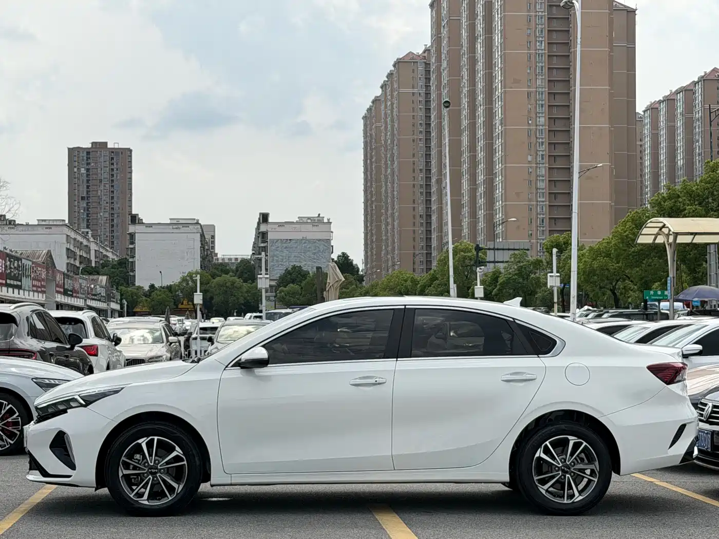 Kia K3 2023 Model 1.5L CVT Luxury Edition фото 5
