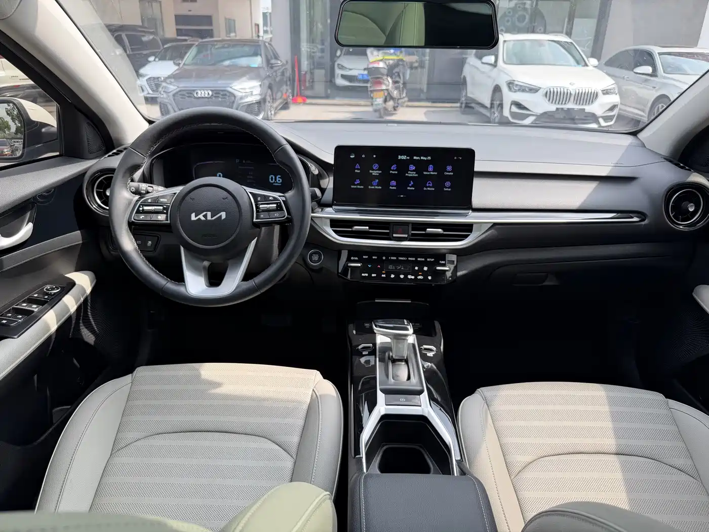 Kia K3 2023 Model 1.5L CVT Luxury Edition фото 17