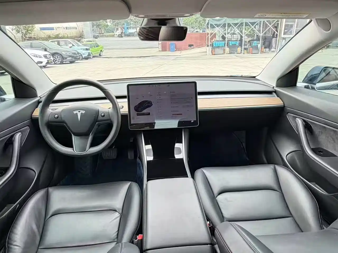 TESLA MODEL 3