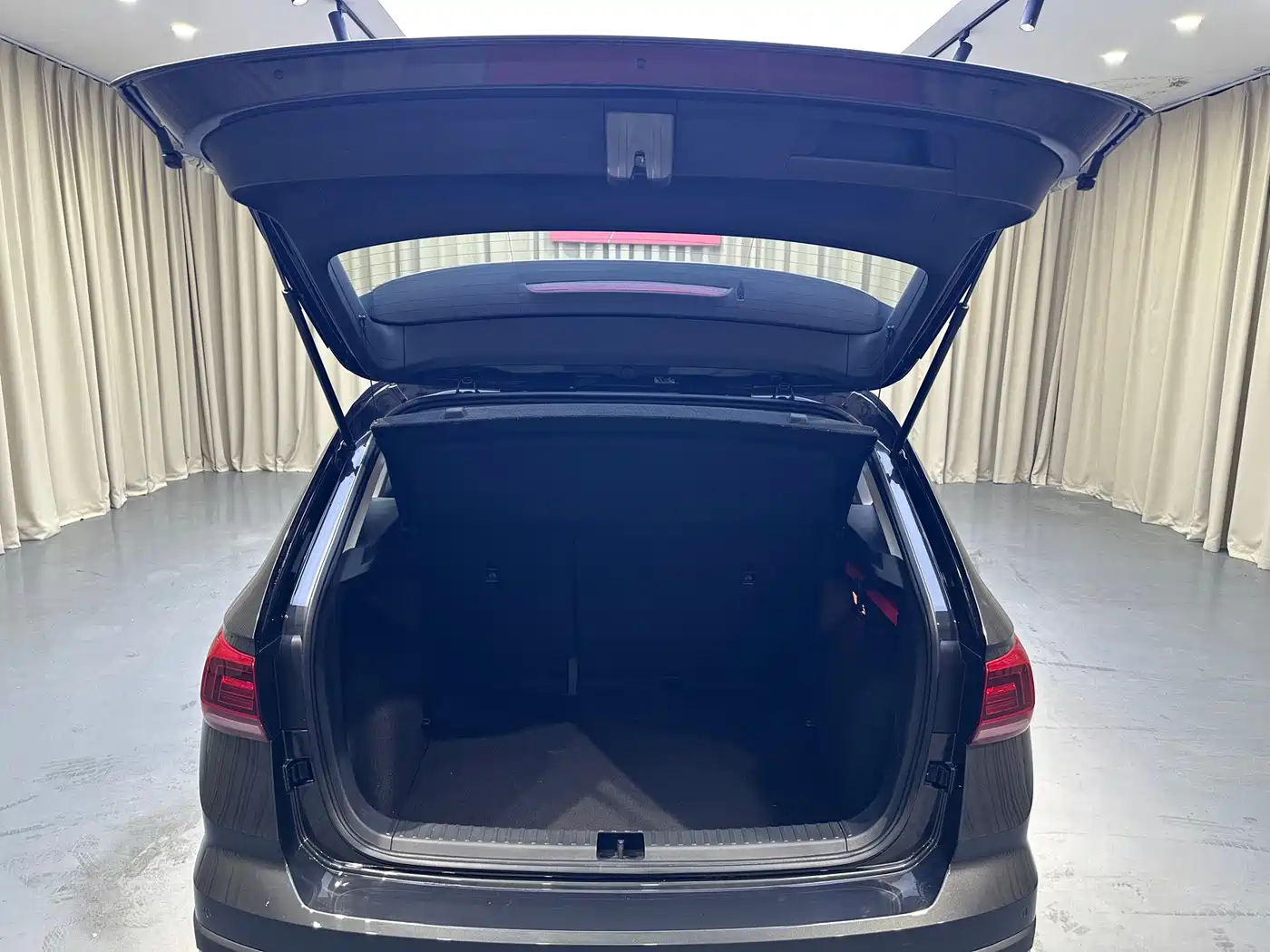 Volkswagen Tharu, миниатюра 7