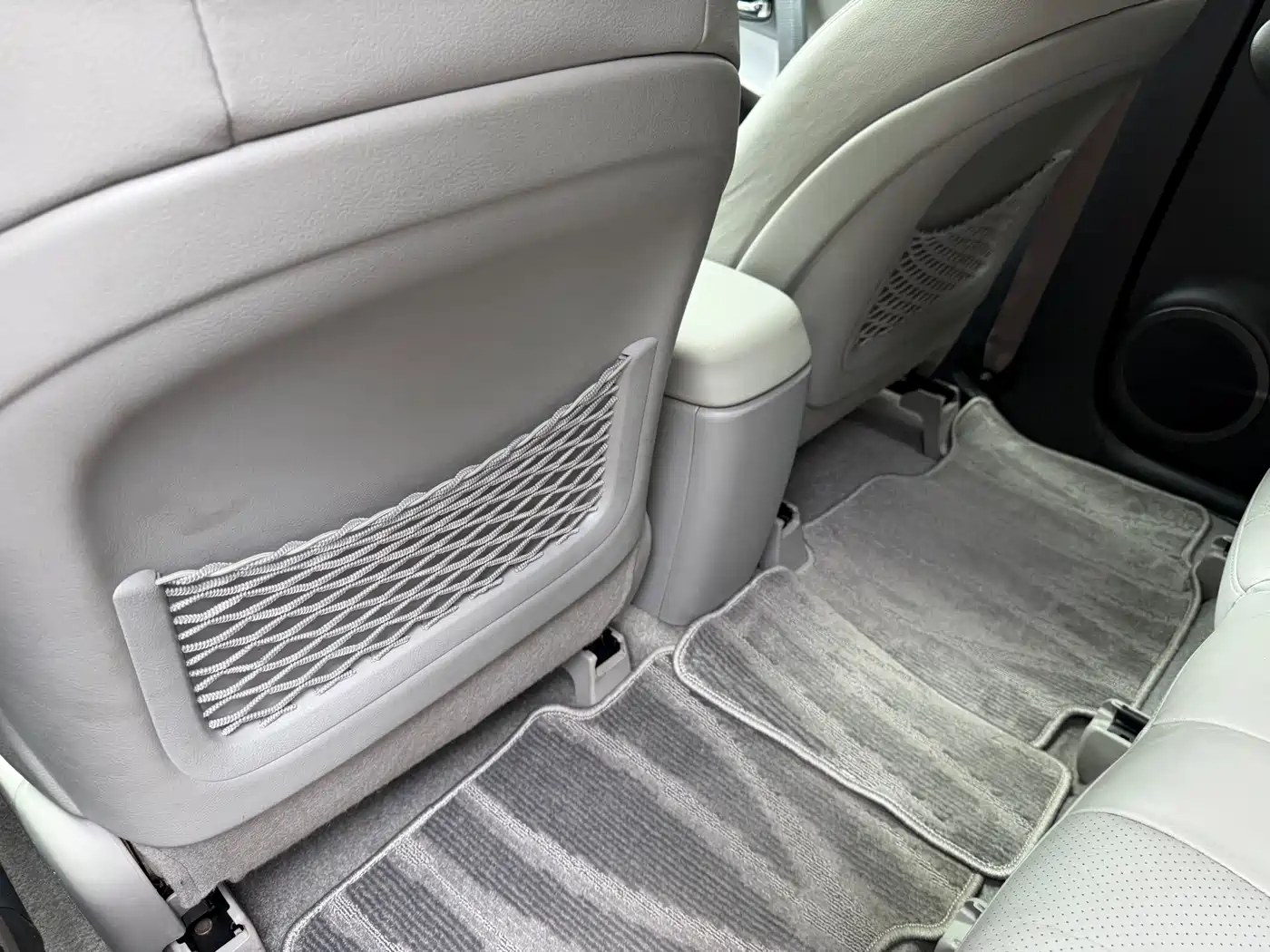 Toyota RAV4 Rongfang 2010 Model 2.0L Manual Luxury Upgrade Edition фото 21