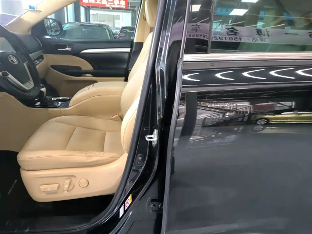 Toyota Highlander 2018 2.0T 4WD Luxury 7-seater China VI фото 15