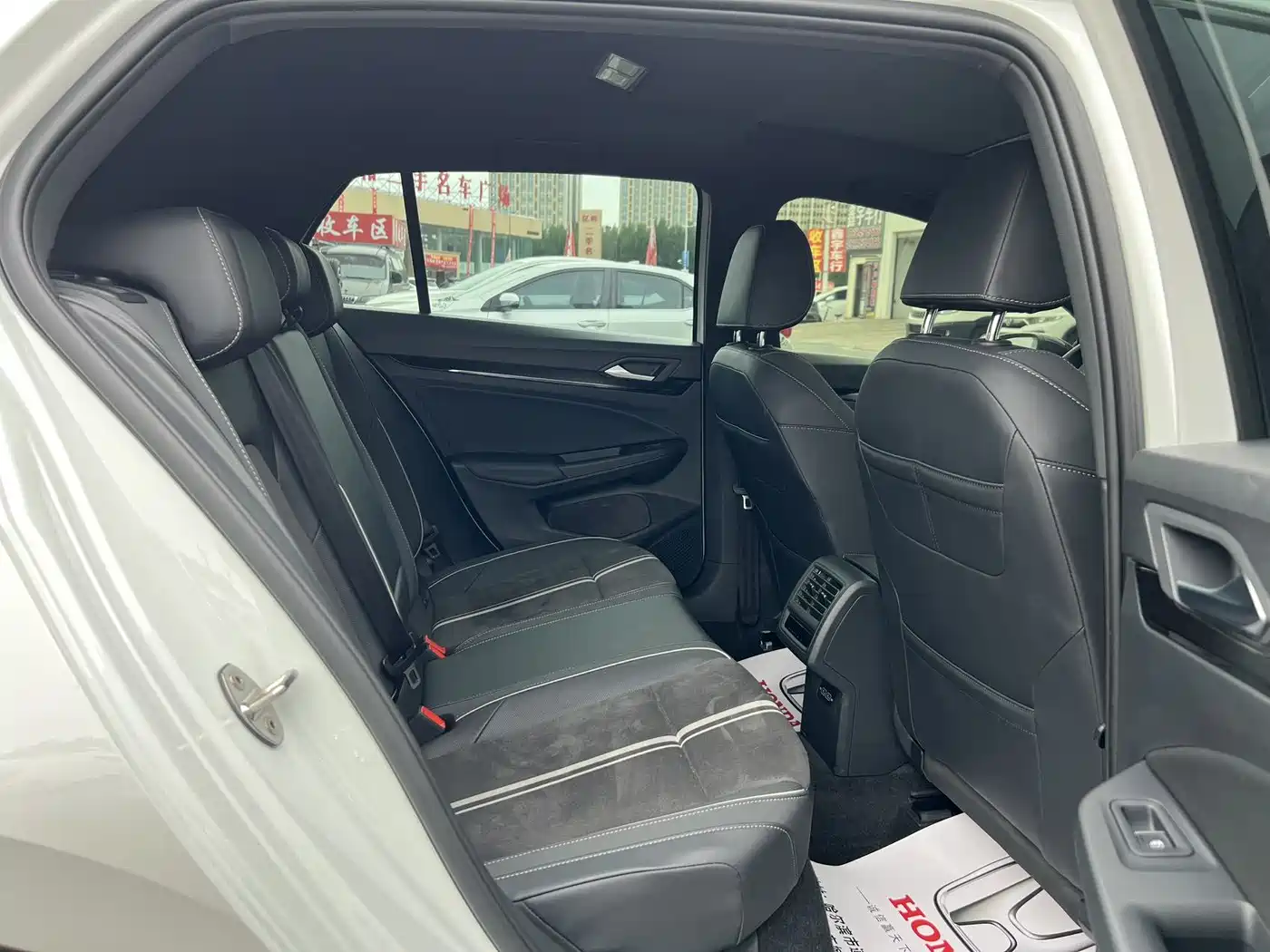Volkswagen Golf 2023 280TSI DSG R-Line Lite фото 10