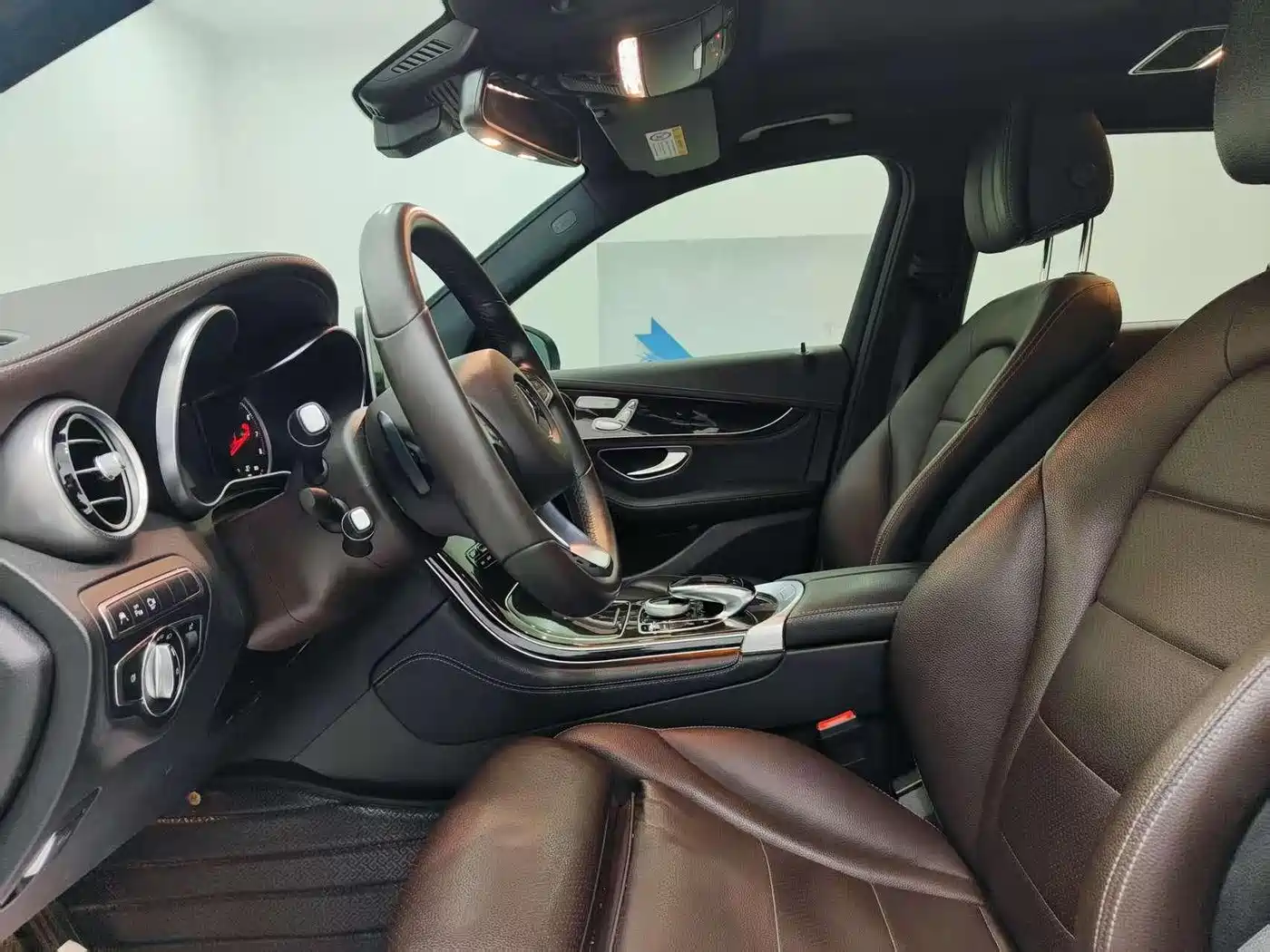 Mercedes-Benz GLC 2019 Facelift GLC 300 L 4MATIC Dynamic фото 16