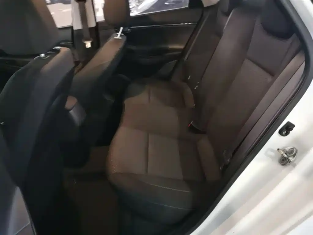 Hyundai Elantra 2018 1.6L Auto Joy GL (China V) фото 17