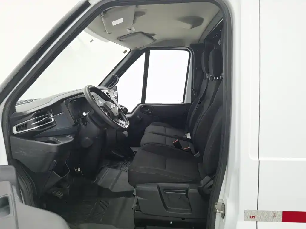 Jiangling JMC Fushun 2025 2023 Model 2.0T Manual Short Wheelbase Medium Roof Commercial Van 2/3 Seats