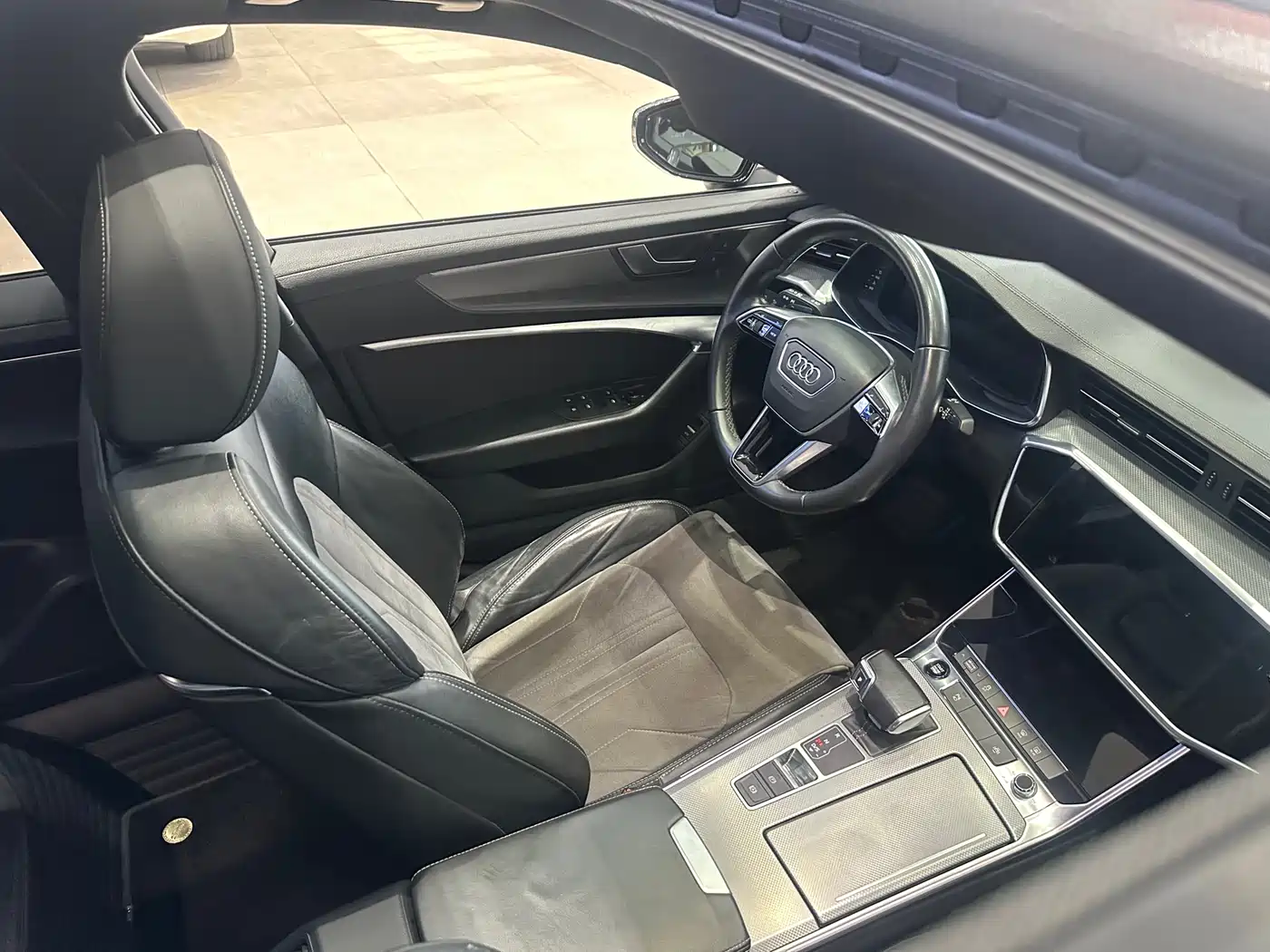 Audi A6L 2021 40 TFSI Luxury Sport фото 15