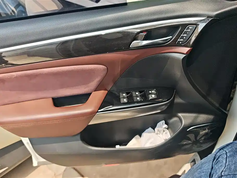 GAC Trumpchi Trumpchi GS8 2017 320T 2WD Luxury Smart Connect (7-seater) фото 7