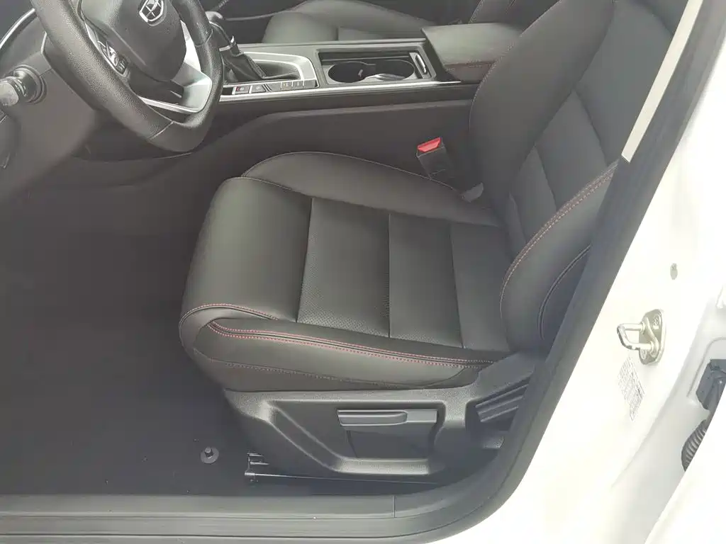 Фото 20 - Geely Binrui