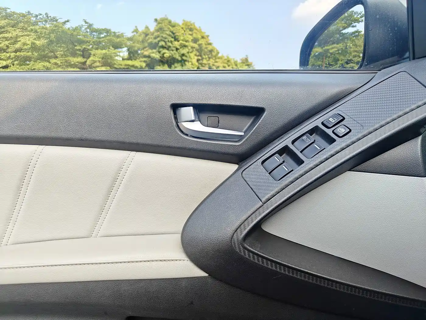 Luxgen U6 SUV 2015 2015 1.8T Charm Upgrade