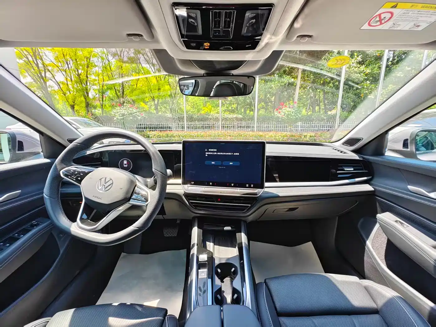 Volkswagen Passat 2025 Pro 380TSI Dragon Prestige Edition фото 2