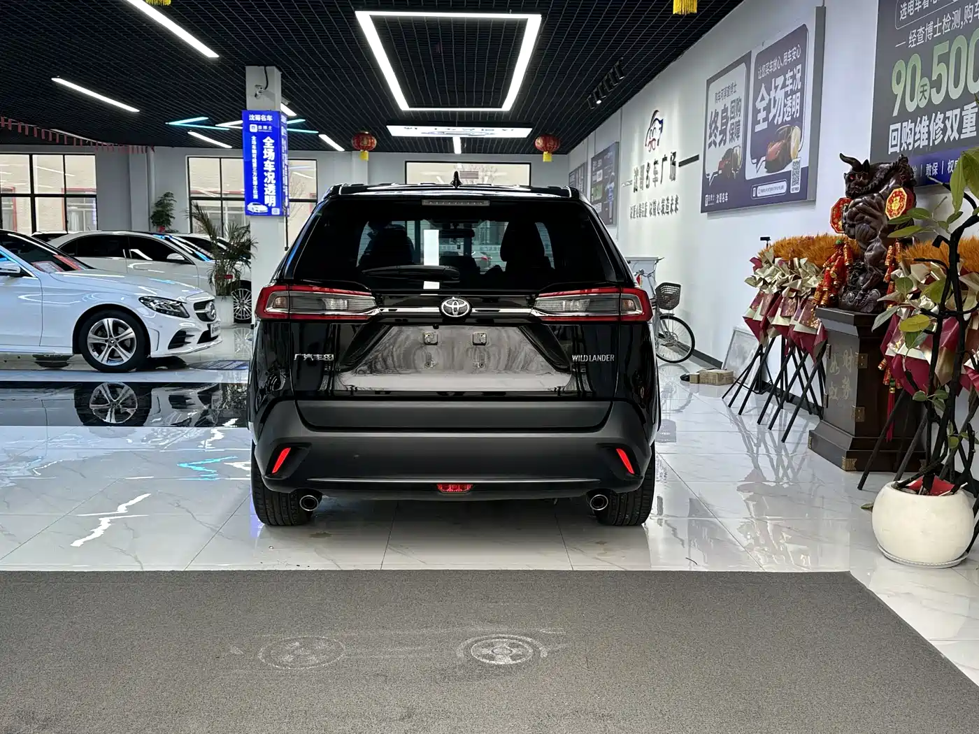 Toyota Wildlander 2023 2.0L CVT FWD LE фото 8