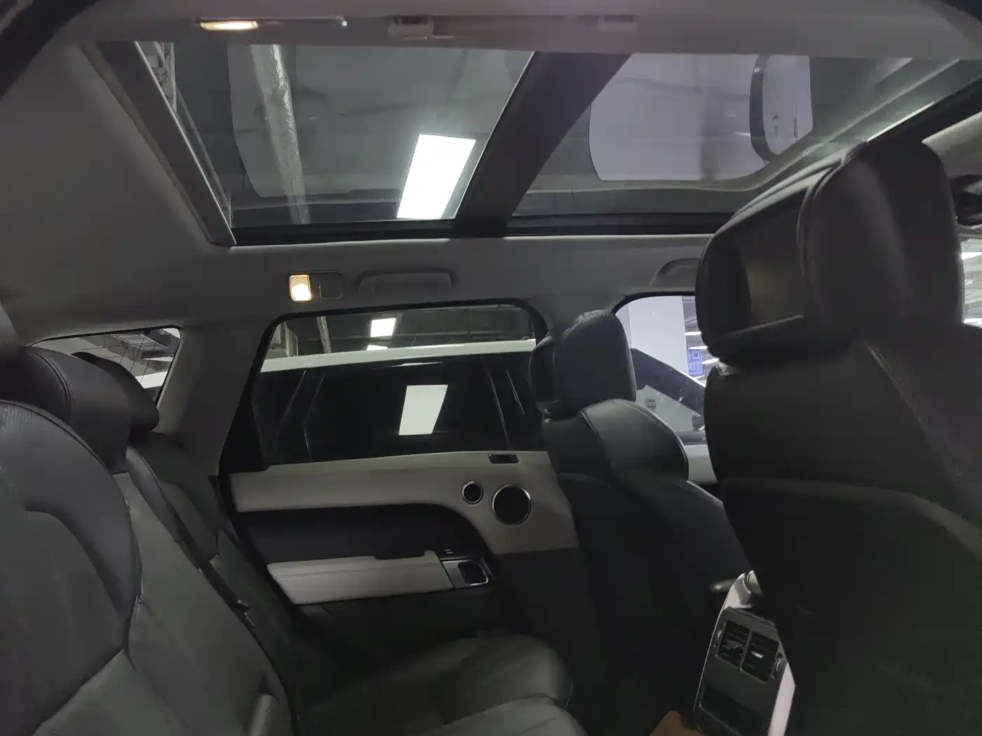 Land Rover Range Rover Sport 2014 3.0 SC V6 HSE фото 9