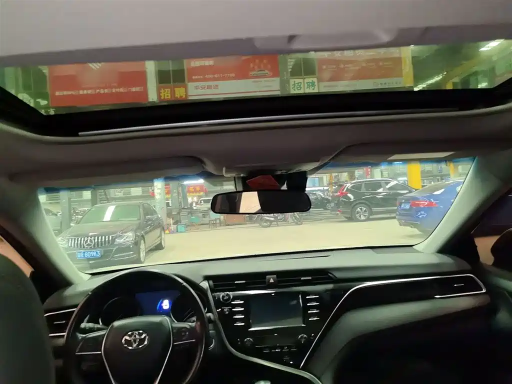 Toyota Camry 2018 2.0G Luxury Edition фото 9