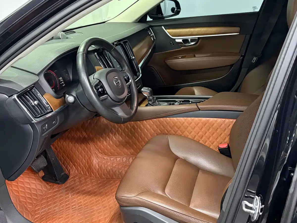 Фото 5 - Volvo S90