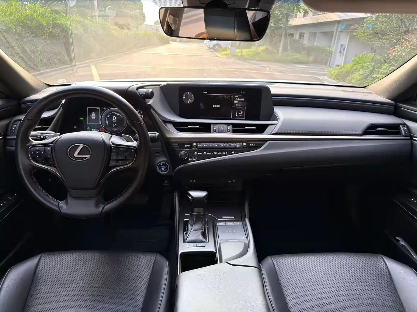 Lexus ES 2018 300h Excellence Edition China V фото 5