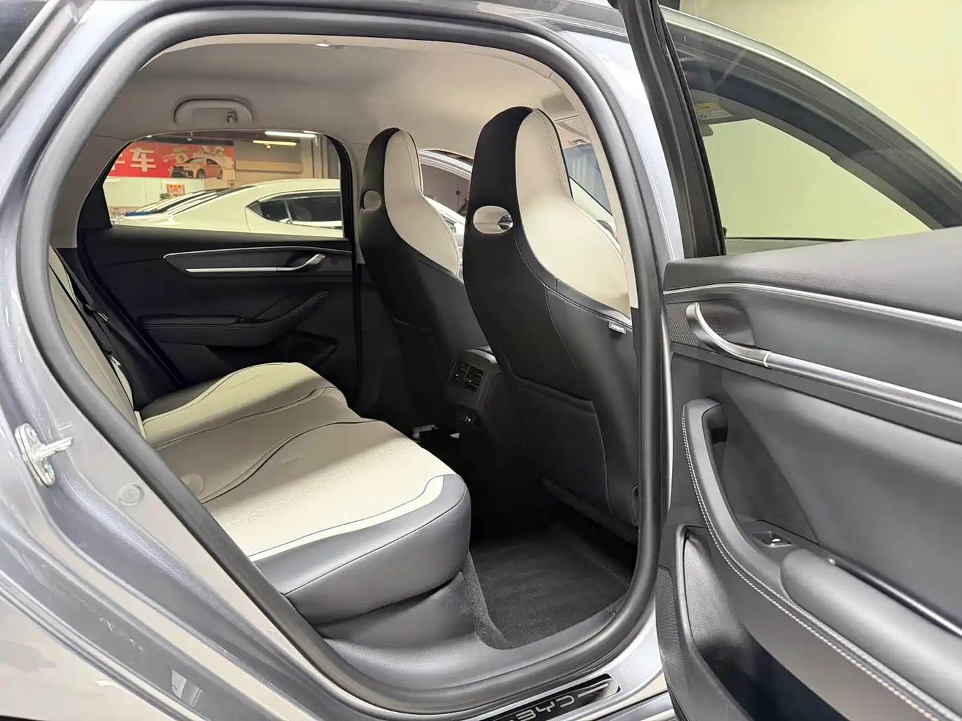 BYD Destroyer 05 2024 Glory Edition DM-i 55KM Luxury фото 13