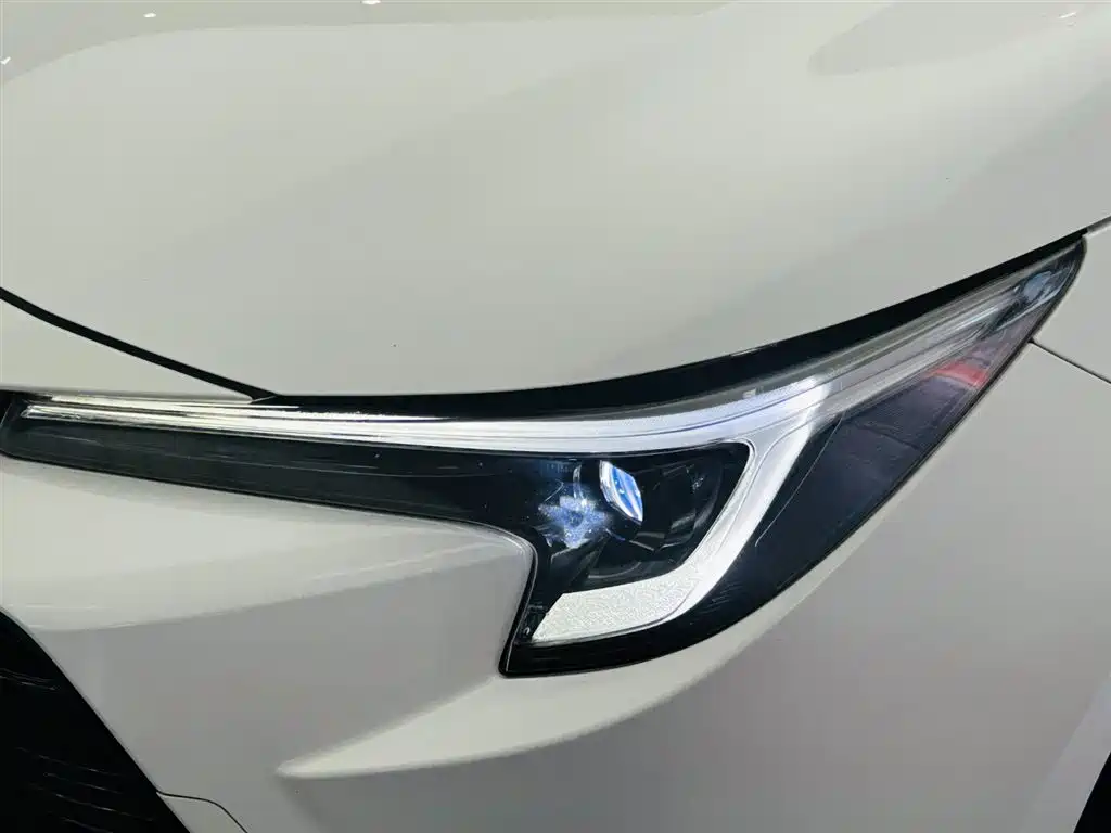 Toyota Levin 2023 Smart Hybrid 1.8L Luxury фото 11