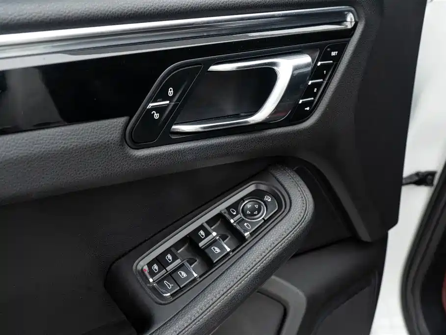 Porsche Macan 2014 Macan S 3.0T фото 16