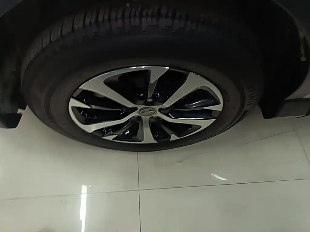 Photo 23 - Toyota RAV4 Rongfang