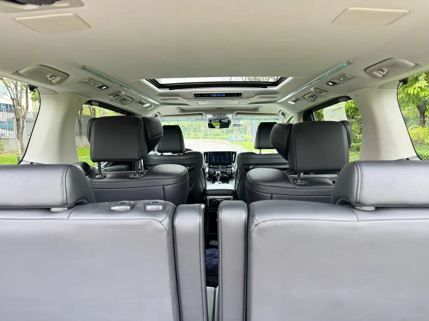 Toyota Vellfire 2021 2020 Twin Engine 2.5L HV Luxury Edition