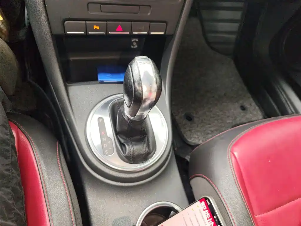 Volkswagen Beetle 2013 1.4TSI Luxury фото 12