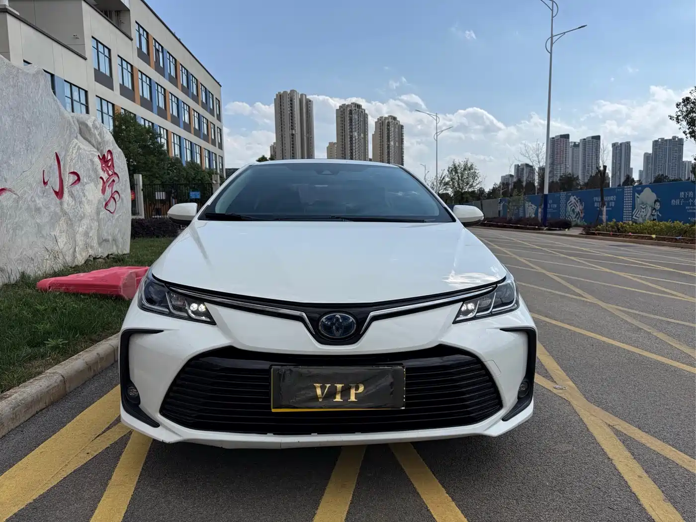 Toyota Corolla 2019 Hybrid 1.8L E-CVT GL-i Elite Edition фото 2