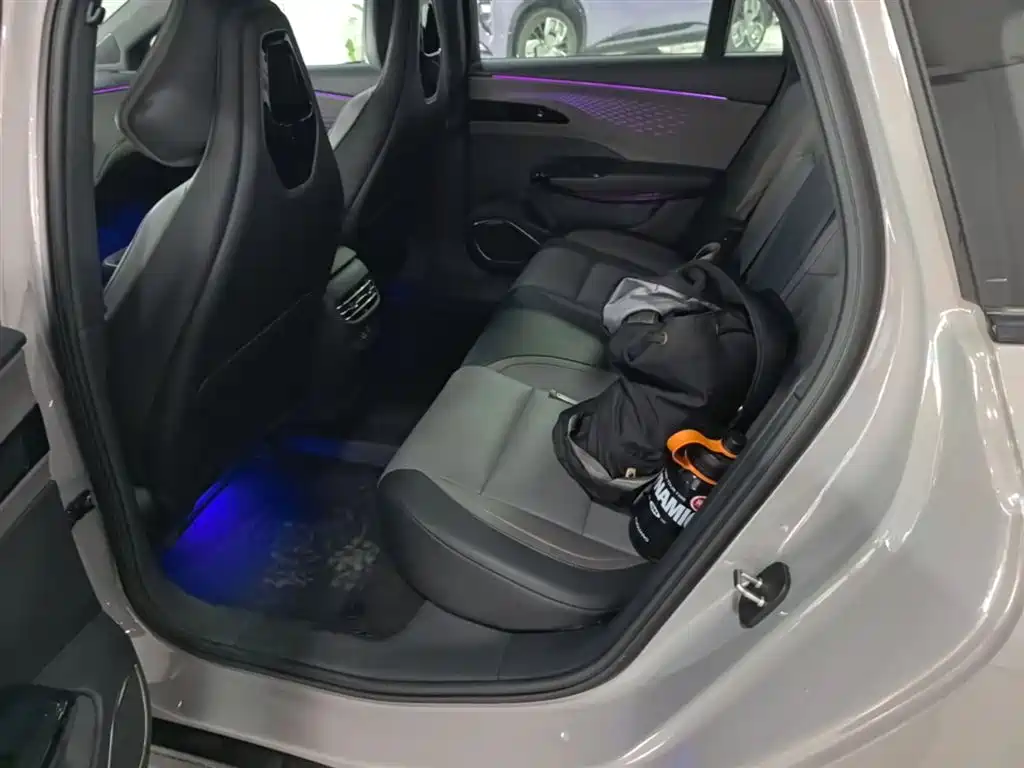 Hongqi EH7 2025 640 AWD Smart Selection Edition фото 17